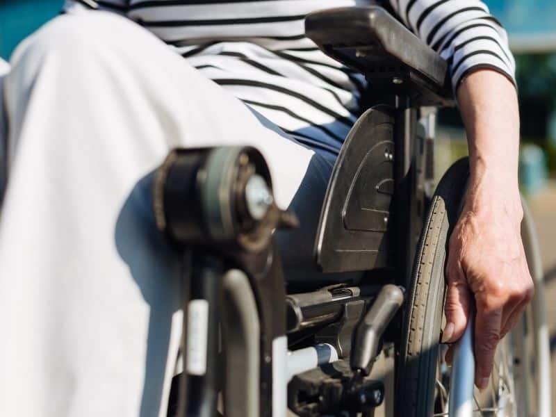 Véhicule adapté TPMR