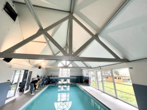 Plafond tendu piscine - Plafond acoustique